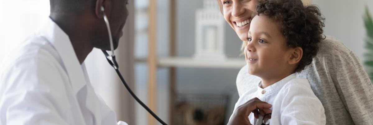 Kid with mom to see doctor